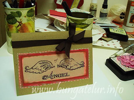 card-on-craft-table card-on-craft-table
