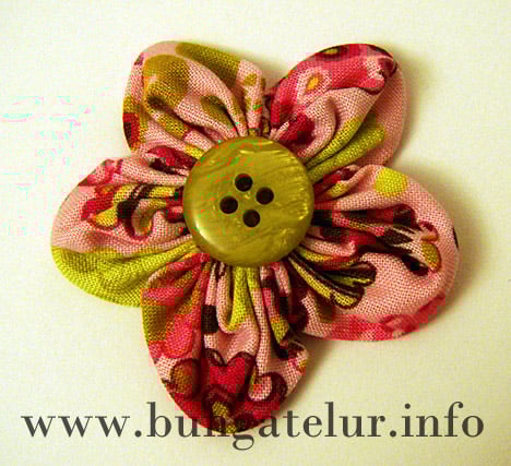 fabric-flower-with-button