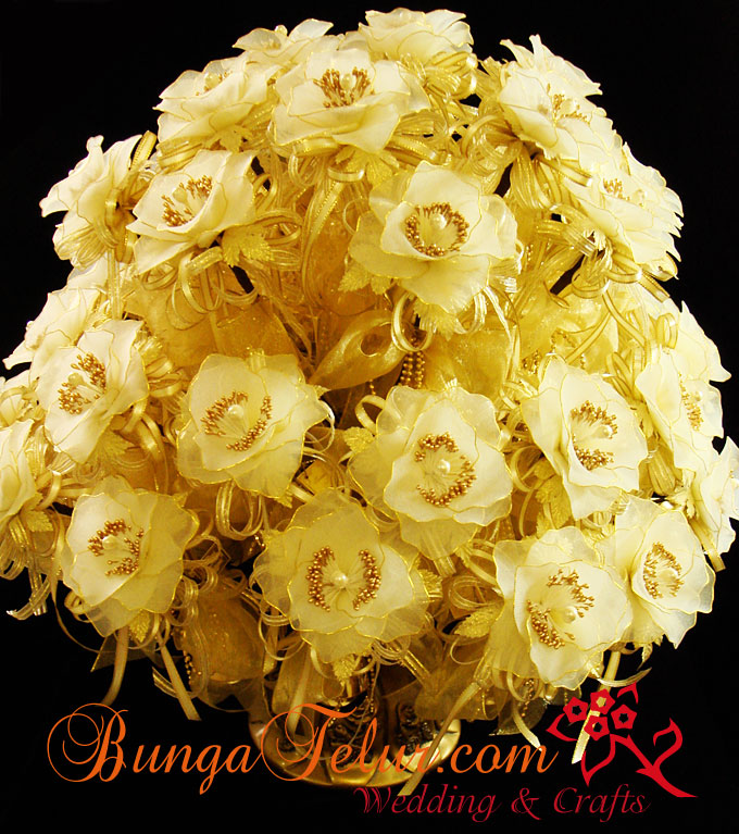 Bunga Pahar Stokin Cream Gold | BungaTelur.Info